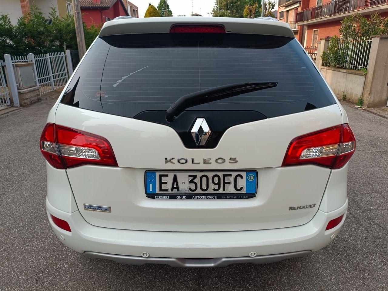 Renault Koleos 2010 — photo 8