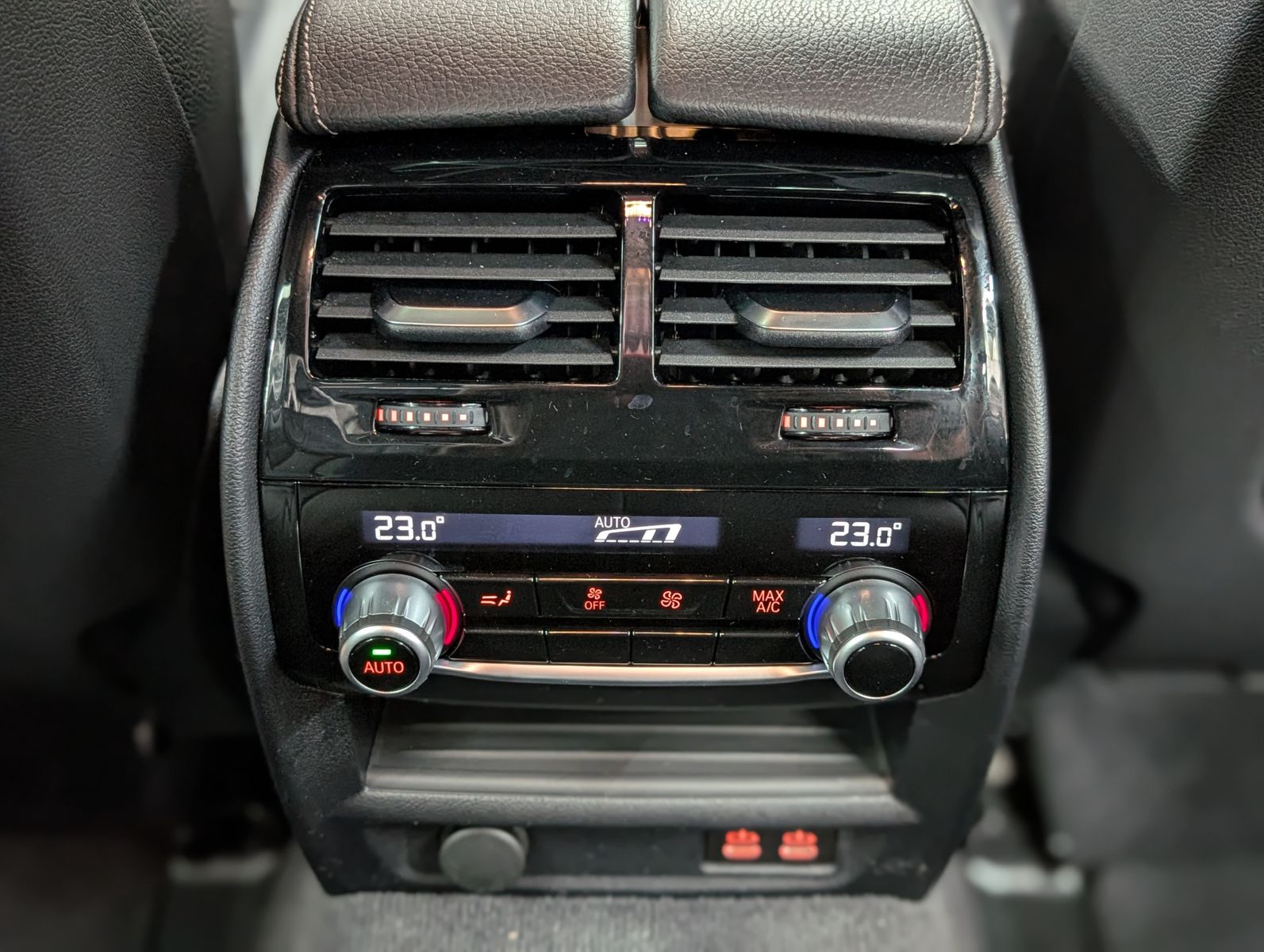 Fahrzeugabbildung BMW 530 e Luxury Line SPORT PANO LED KAM LEDER AHK