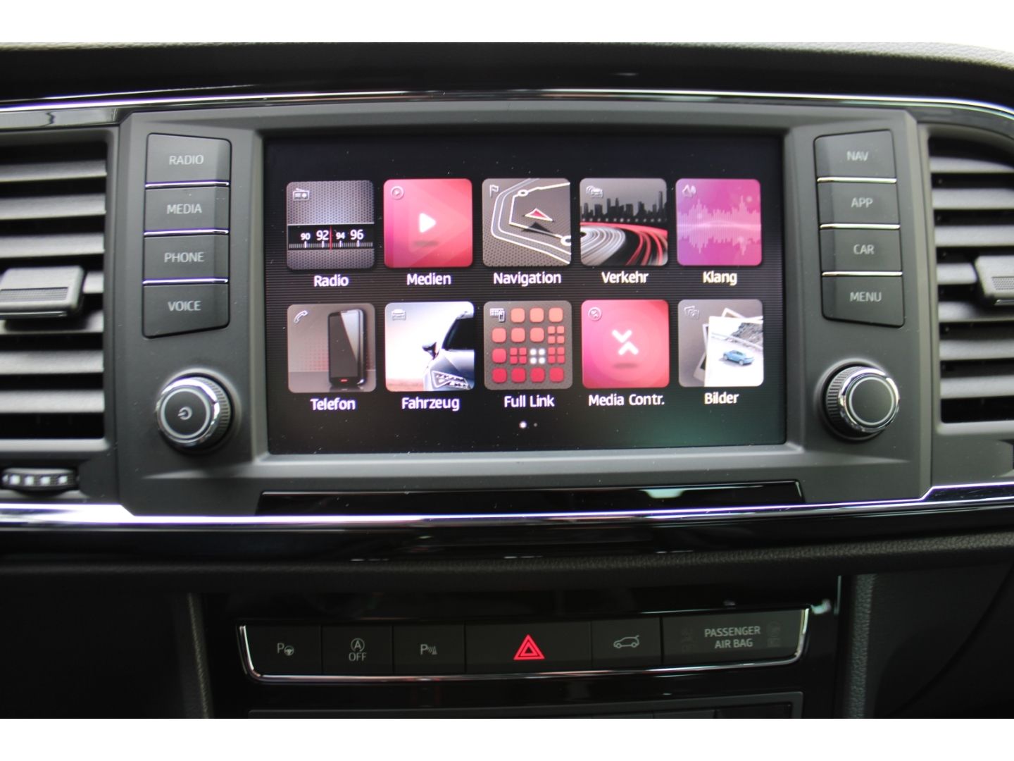 SEAT Ateca 1.5 TSI Xcellence LED GJR GRA RFK Navi AHK - Image 20