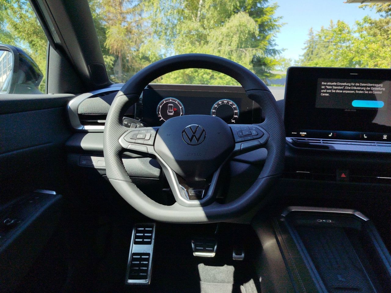 Fahrzeugabbildung Volkswagen T-ROC R-Line NF 1.5 B 110eTSID7F, AHK schwenkbar