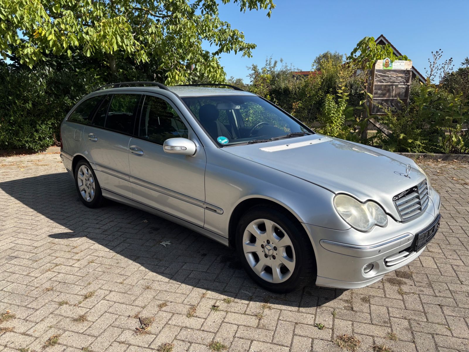 MERCEDES-BENZ C 220