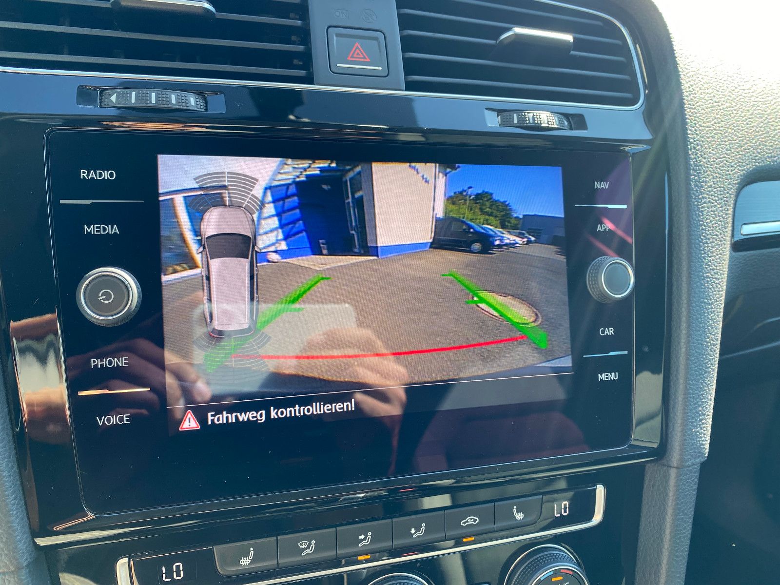 Fahrzeugabbildung Volkswagen Golf VII Variant Highline TSI DSG ACC LED Kamera