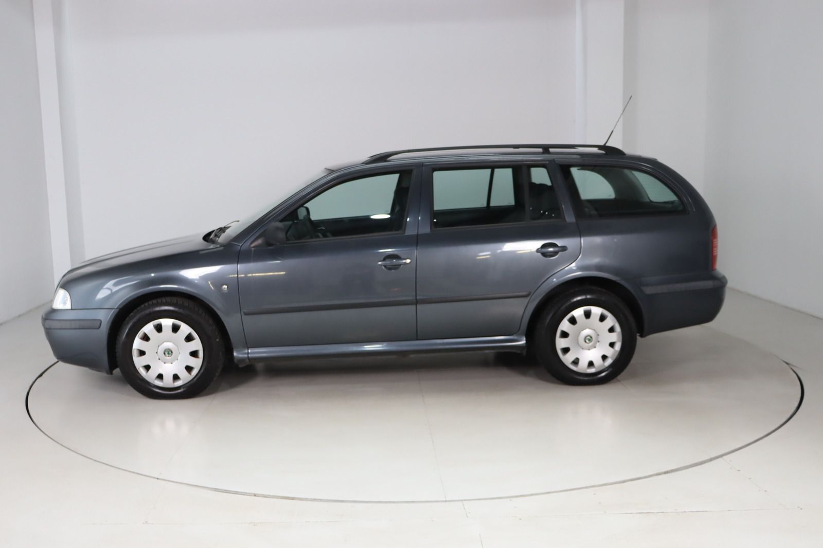 Fahrzeugabbildung SKODA Octavia Combi 1.6 Ambiente