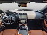 Jaguar XE R-Dynamic HSE AWD D200 Pano Windsor-Leder - Jaguar XE aus 2023