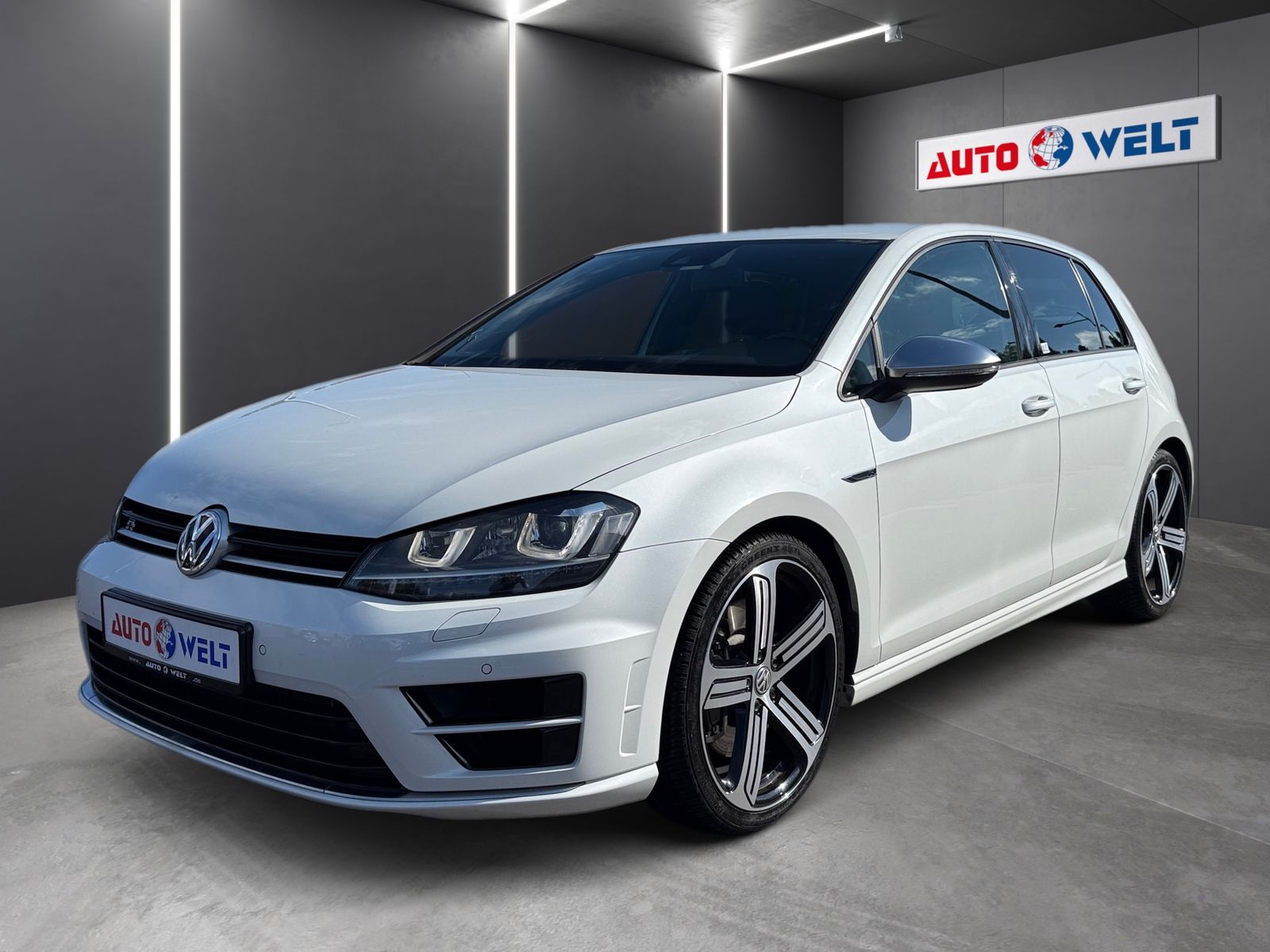 Volkswagen Golf VII 2.0 R BMT 4Motion