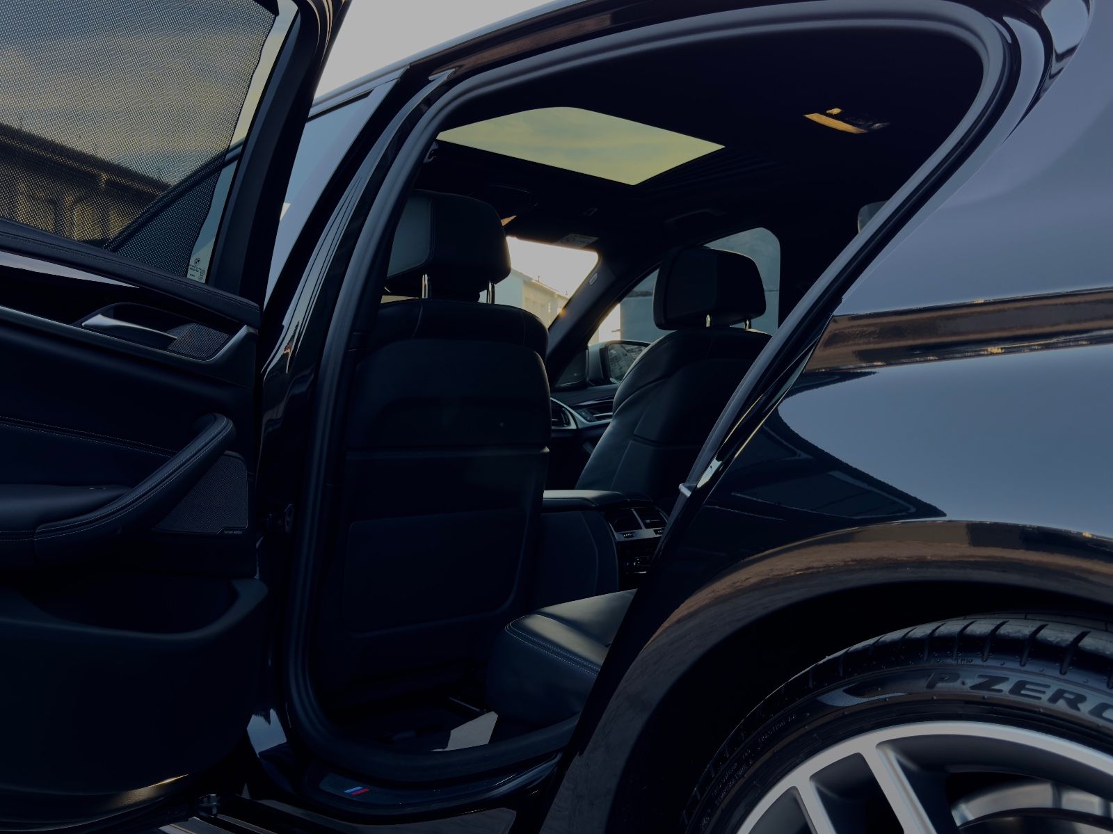 Fahrzeugabbildung BMW M550i xDr H&K 360° HUD Laser ACC SHD StdHz Nappa