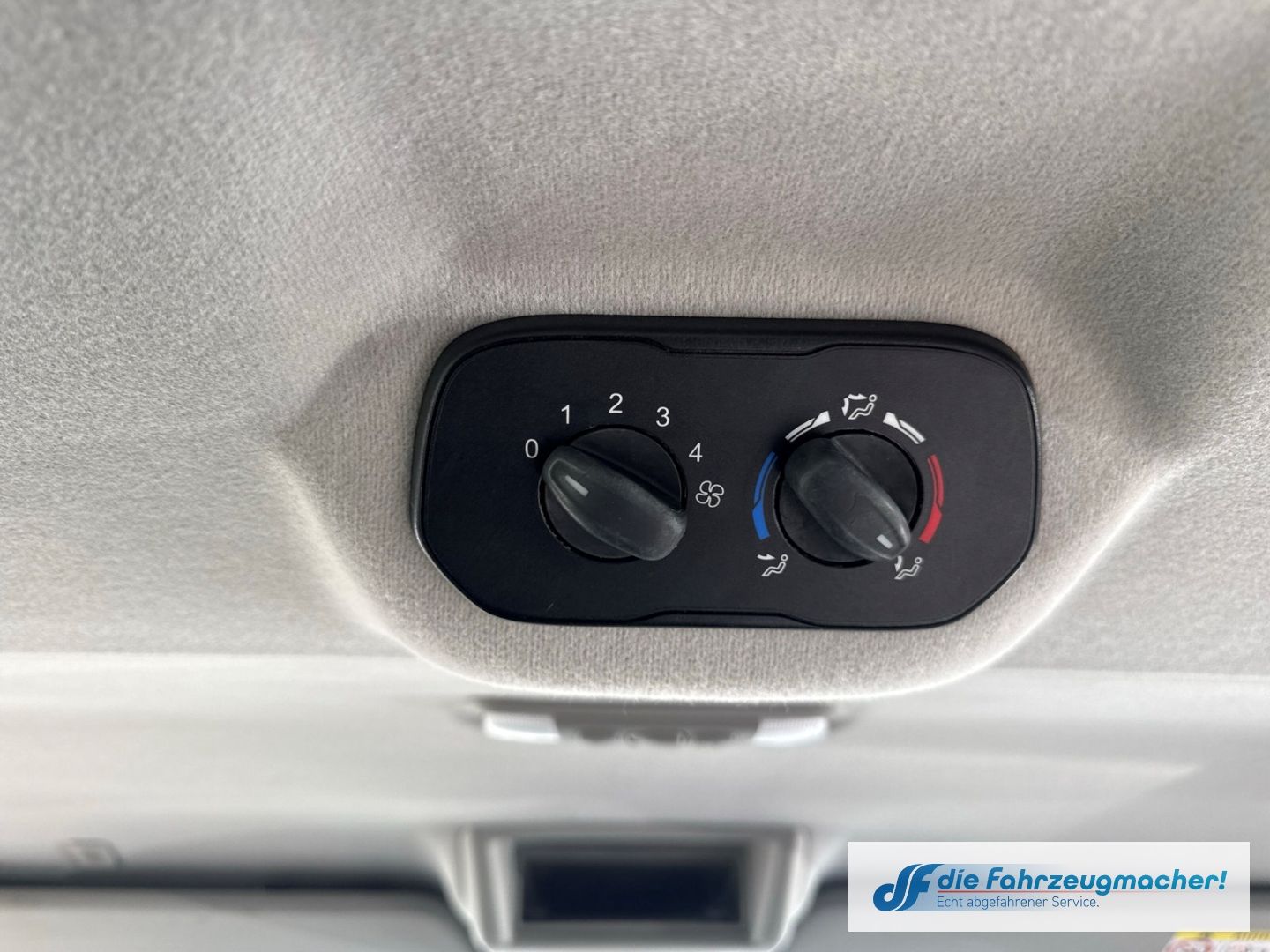 Fahrzeugabbildung Ford Transit Custom 310 L1 Trend Temp Tel.-Vorb. *303
