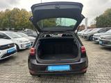 Volkswagen Golf VII Lounge TSI BLUETOOTH PANO SHZ ALS PDC - mit Benzin-Antrieb: Grau, Bluetooth