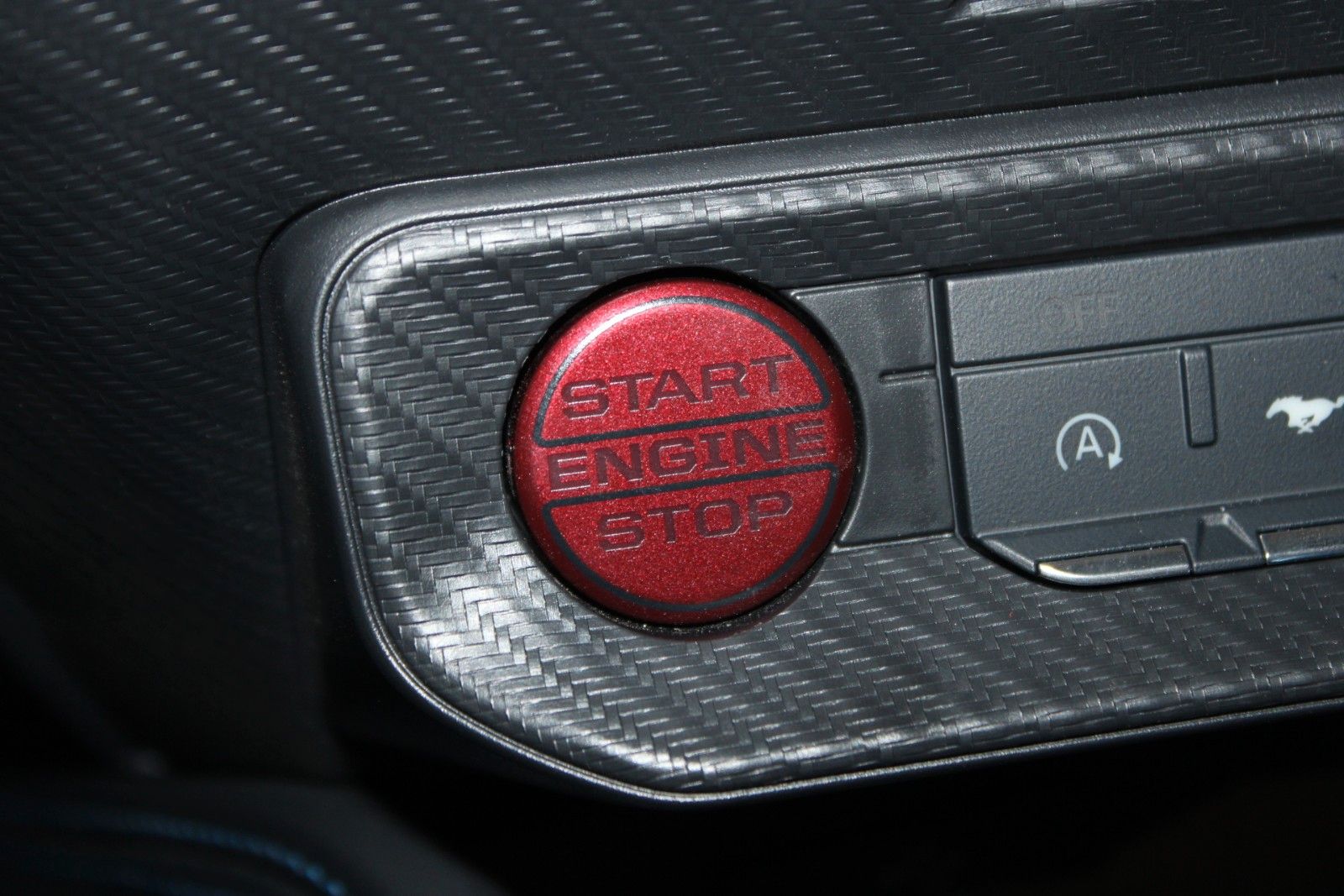 Fahrzeugabbildung Ford Mustang 5.0 TiVCT V8 Dark Horse SOFORT LIEFERBAR