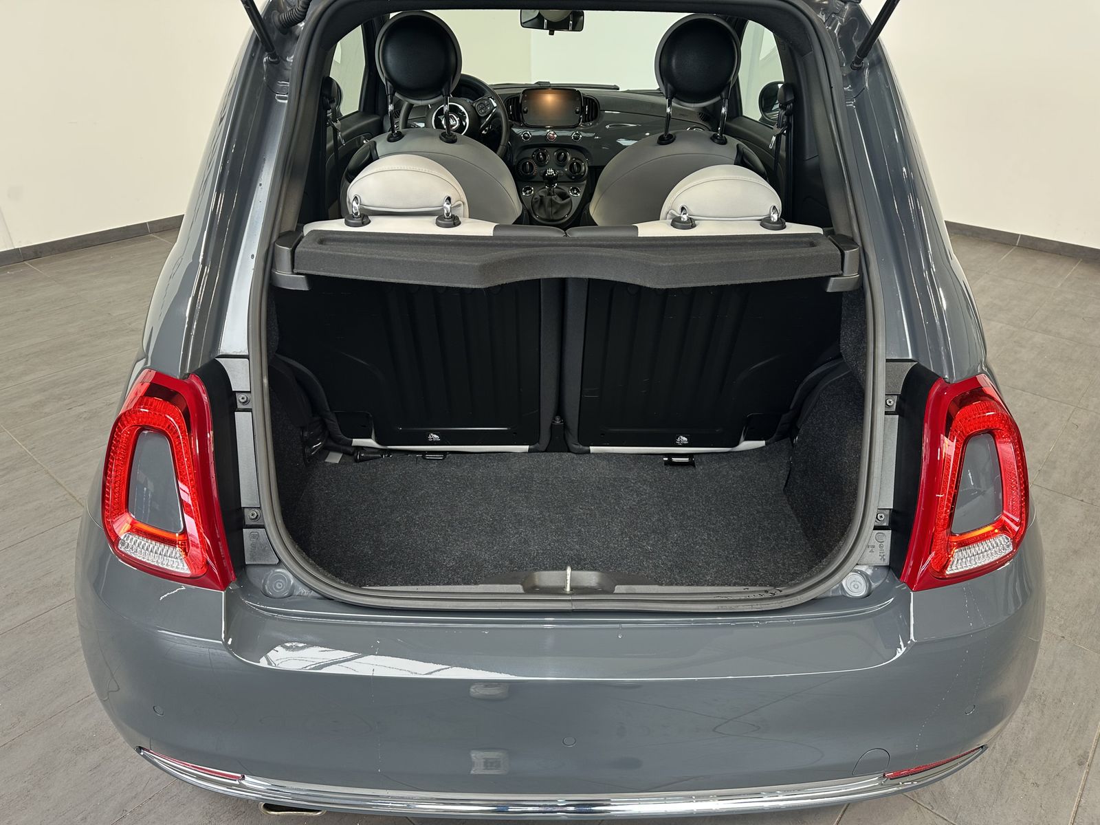 Fahrzeugabbildung Fiat 500 1.0 DolceVita PANORAMA+CARPLAY+TECH+PP+2HD