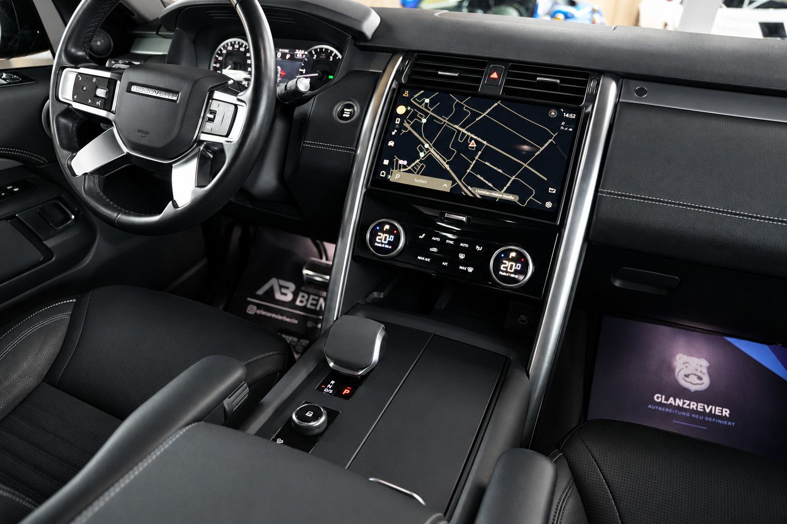 Fahrzeugabbildung Land Rover Discovery SE*R-Dynamic*7-Sitz*Pano*Meridian*360°