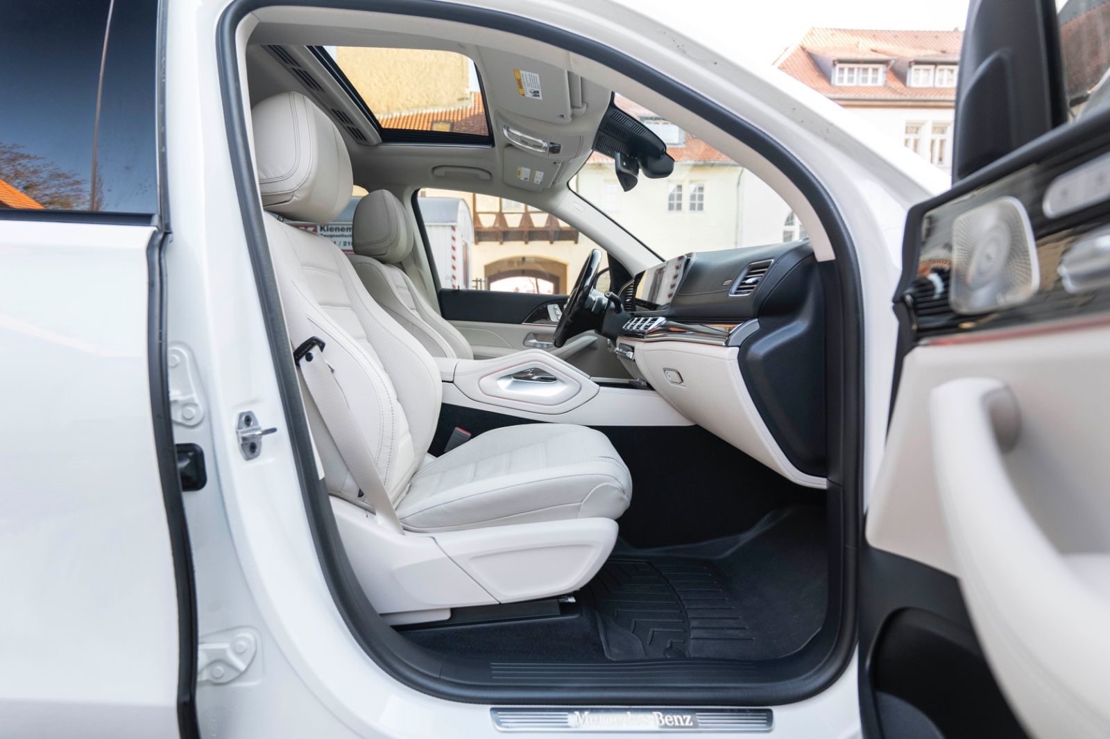 Fahrzeugabbildung Mercedes-Benz GLE 450 4Matic BURMESTER 360° MULTIBEAM PANO