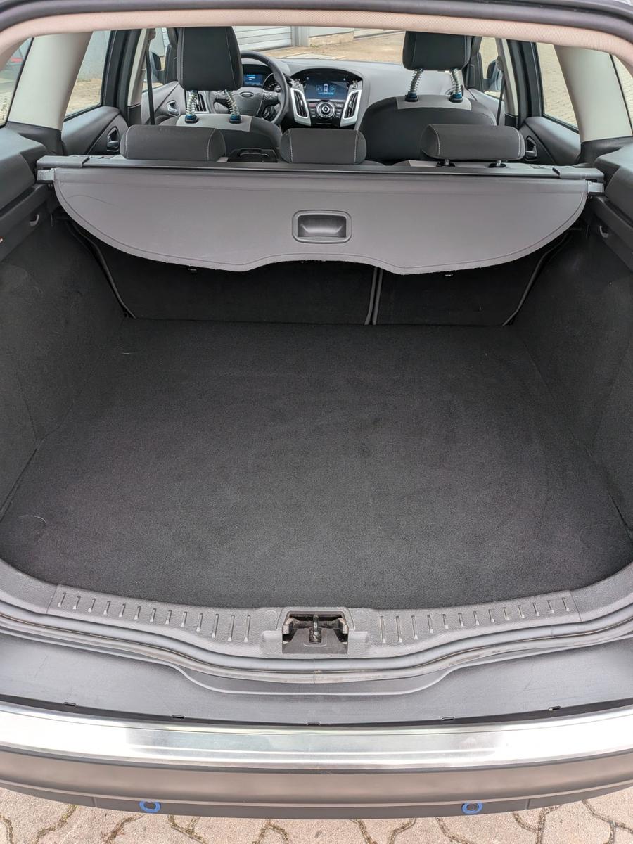 Ford Focus 2012 — photo 8