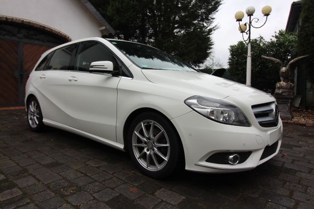 Mercedes-Benz B 180 Sportpaket 2Hd Navi Leder Ahk PDC TOP