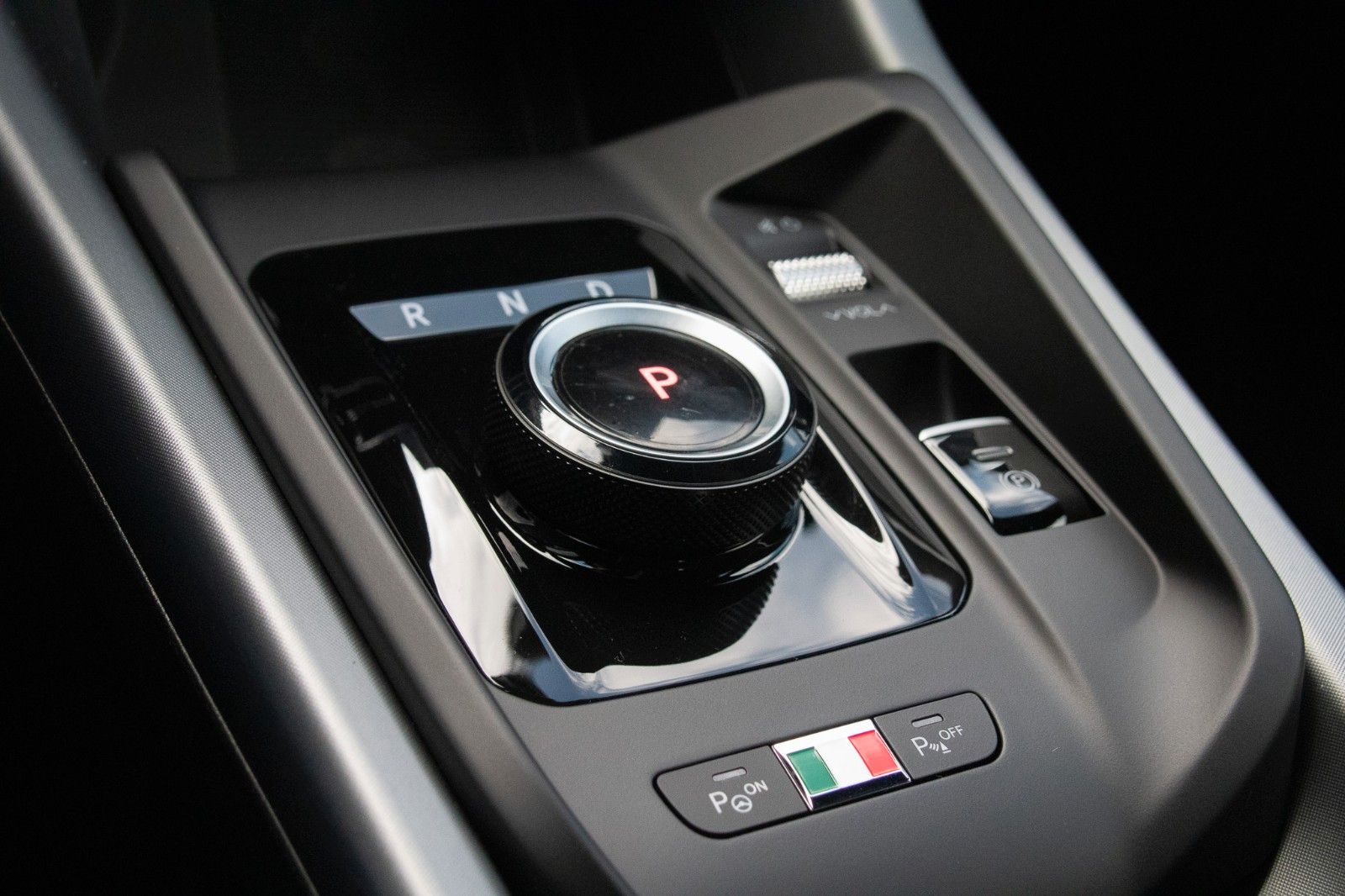 Fahrzeugabbildung Alfa Romeo Tonale MY25 1.5 VGT Hybrid 118kW DCT INTENSA
