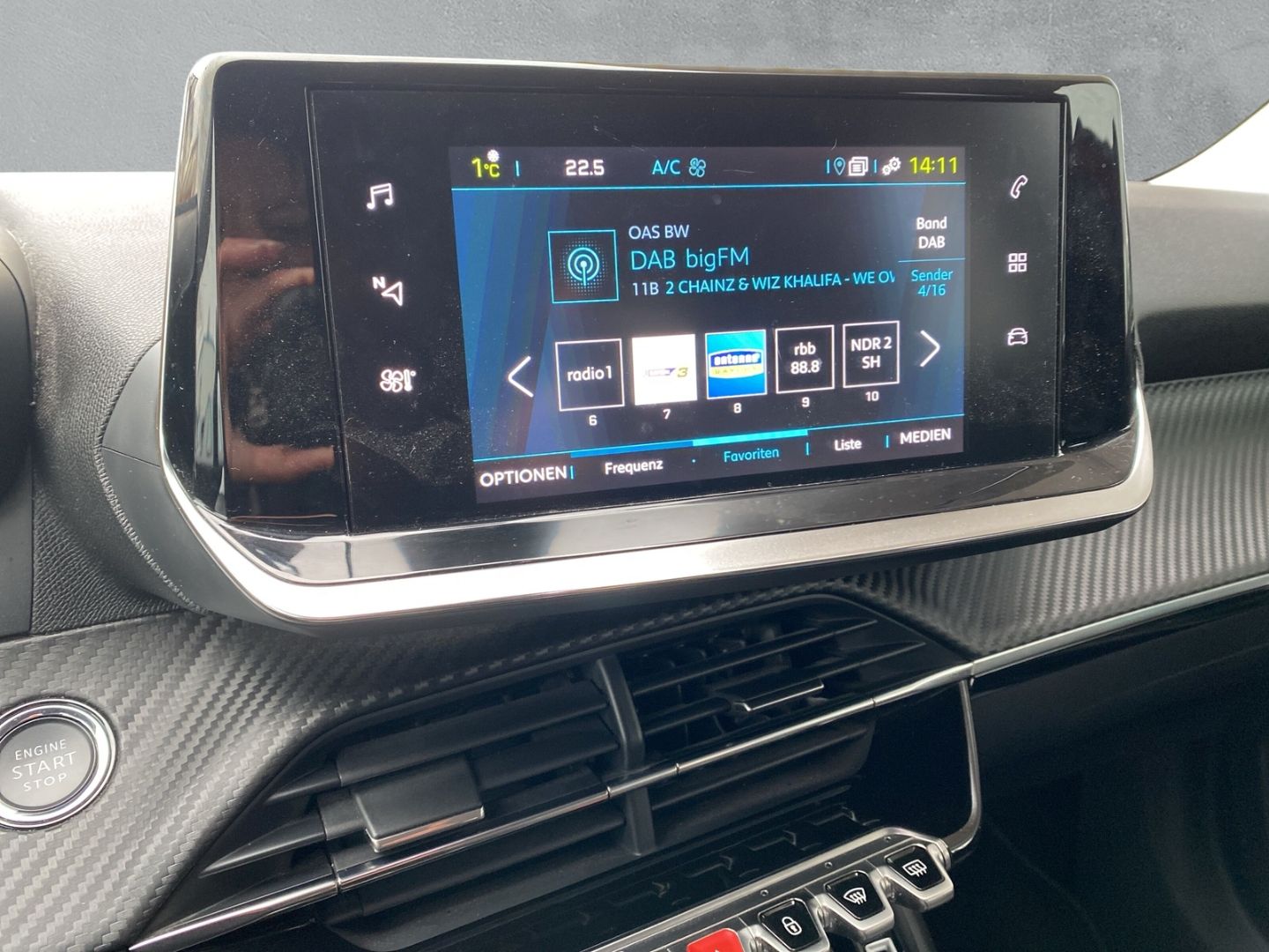 Fahrzeugabbildung Peugeot 2008 e- Allure Elektromotor 136 *Navi*Kamera*Sit