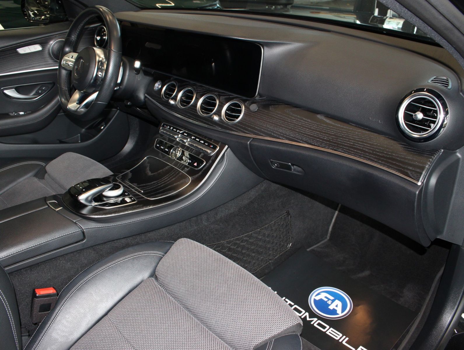 Fahrzeugabbildung Mercedes-Benz E 220 d Sportstyle Edition AMG Line*Widescreen