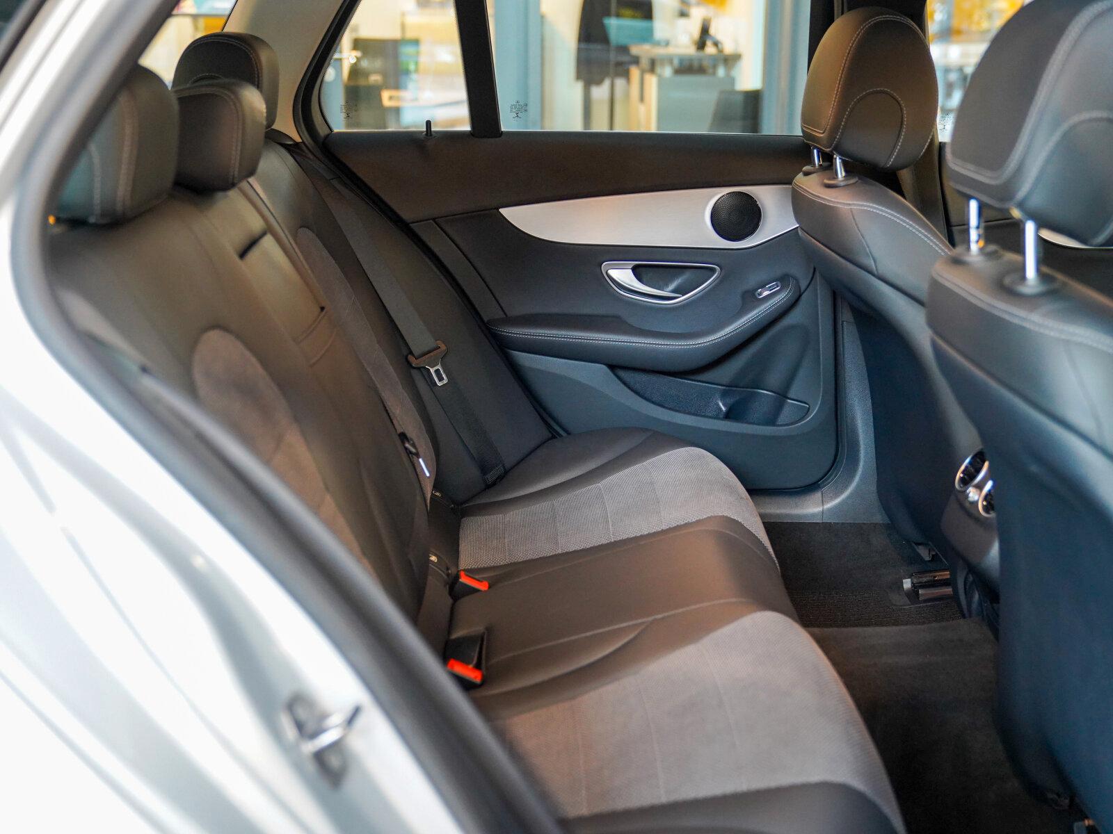 Mercedes-Benz C 180 T AVANTGARDE CarPlay Ambientebeleuchtung