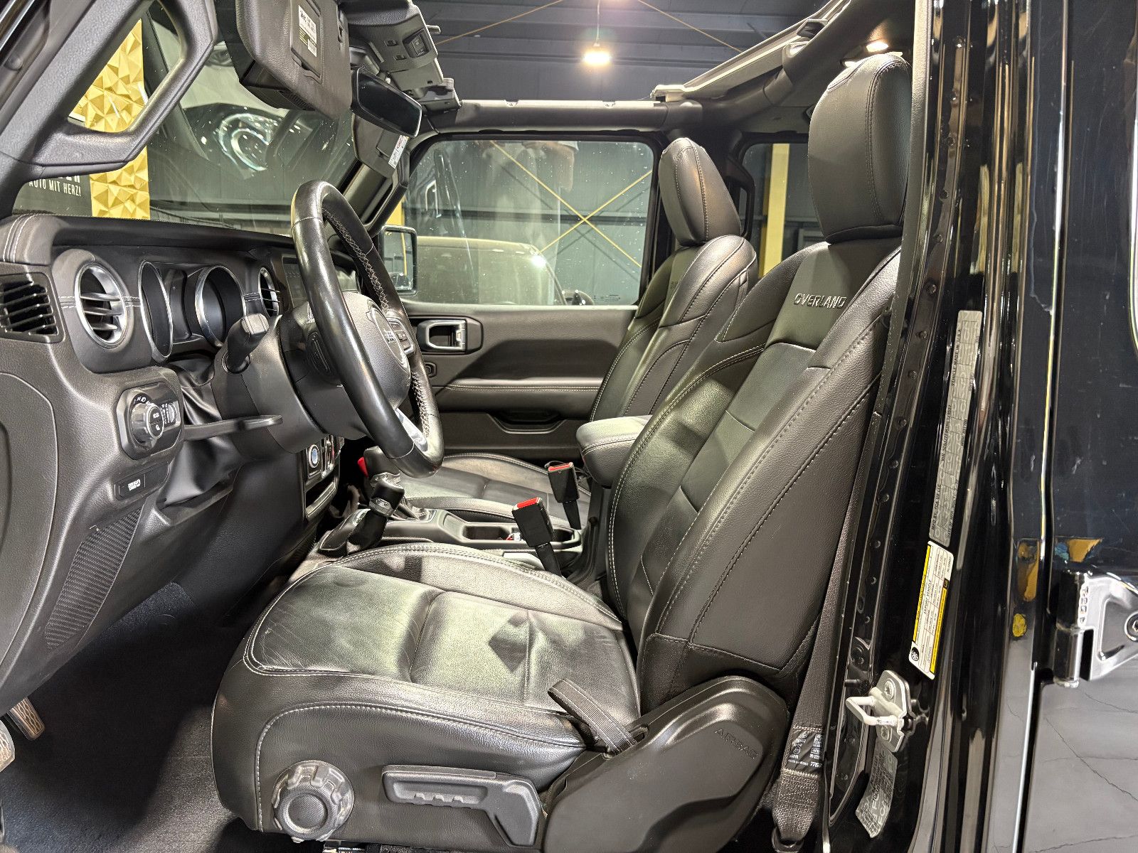 Fahrzeugabbildung Jeep Gladiator Overland 4WD/KAMERA/NAVI/4X4/PANO