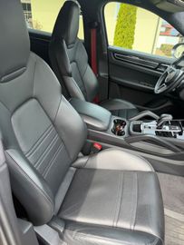 Porsche Cayenne - 9