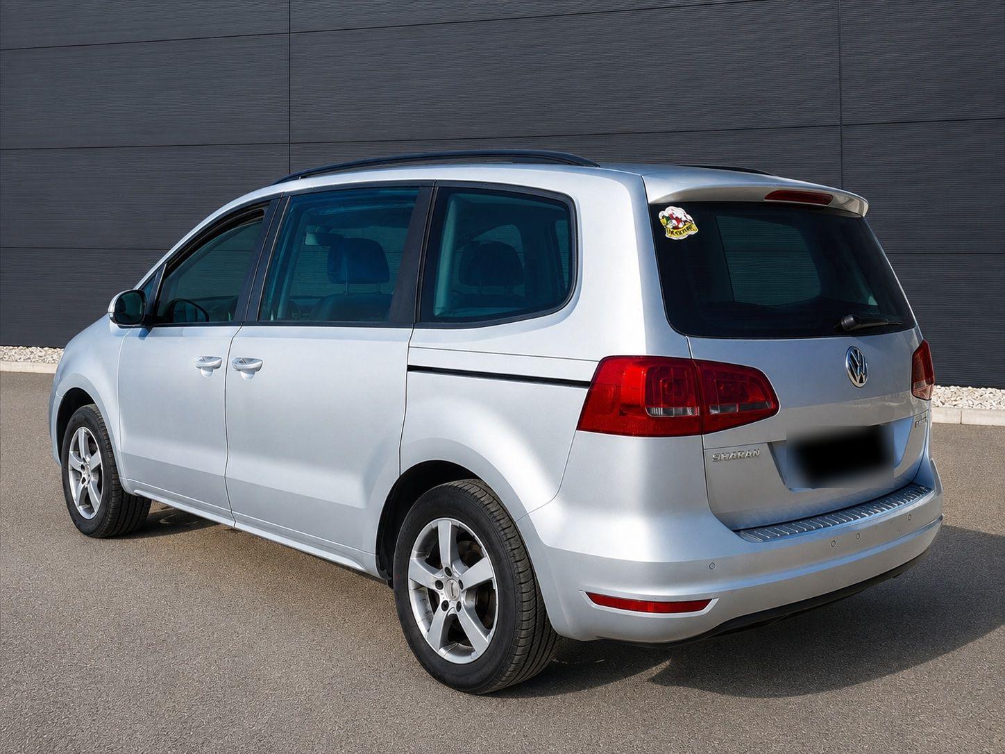 Volkswagen Sharan 2011 — interior