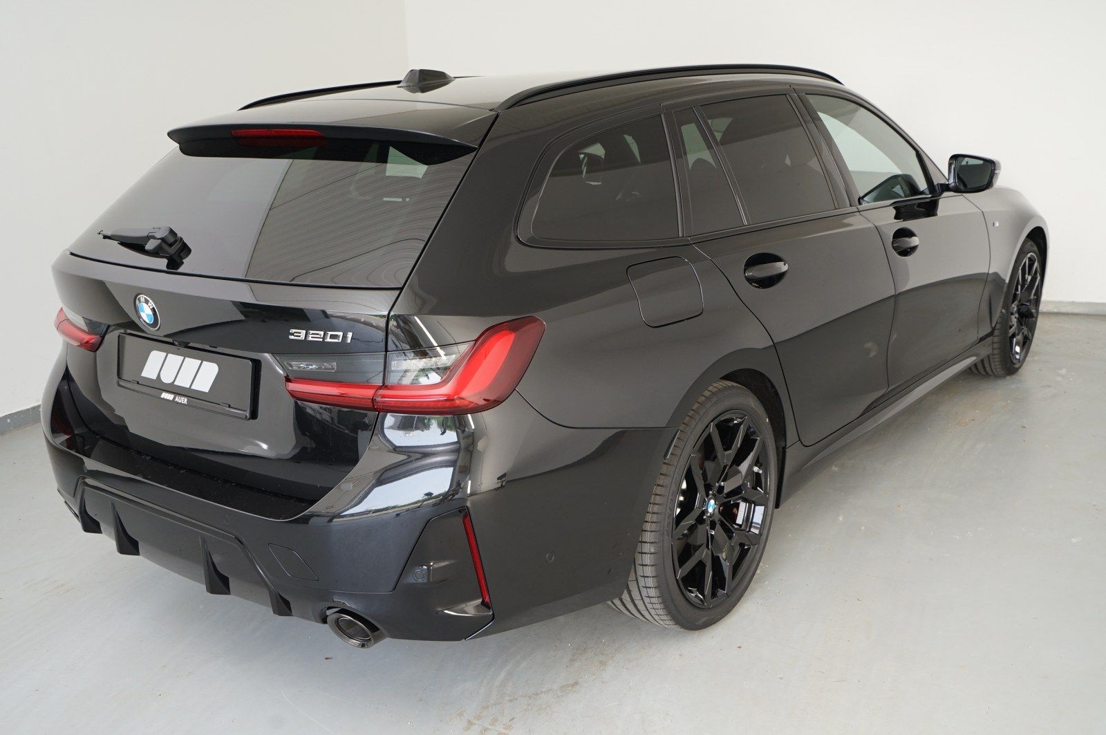 BMW 320i Touring (M-Sport Navi LED AHK Leder Shz) imagem 3
