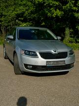 Skoda Octavia 1.4 TSI Green tec DSG Elegance Elegance - Skoda Octavia mit Benzin-Antrieb: Limousine, 1.4