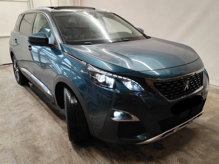Fahrzeugabbildung Peugeot 5008 Allure 1.2T LED/NAVI/SHZ/AHK/PANO/MEMORY