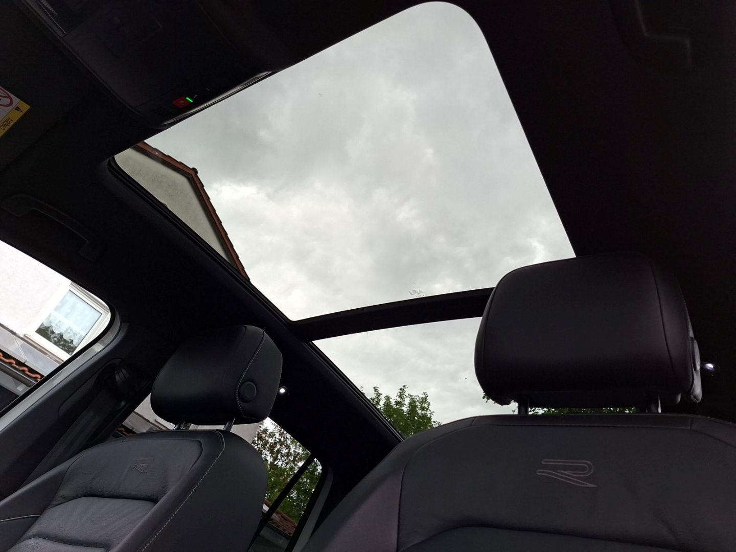 Tiguan 2.0 TSI DSG R-Line 4Motion *AHK*PANO*LEDE