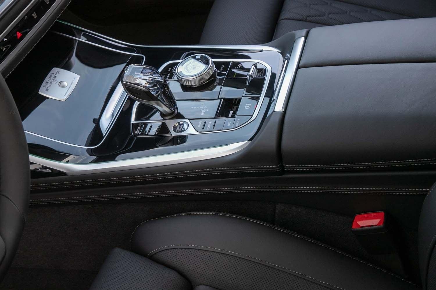 ALPINA XB7 Allrad HUD AHK Pano B&W