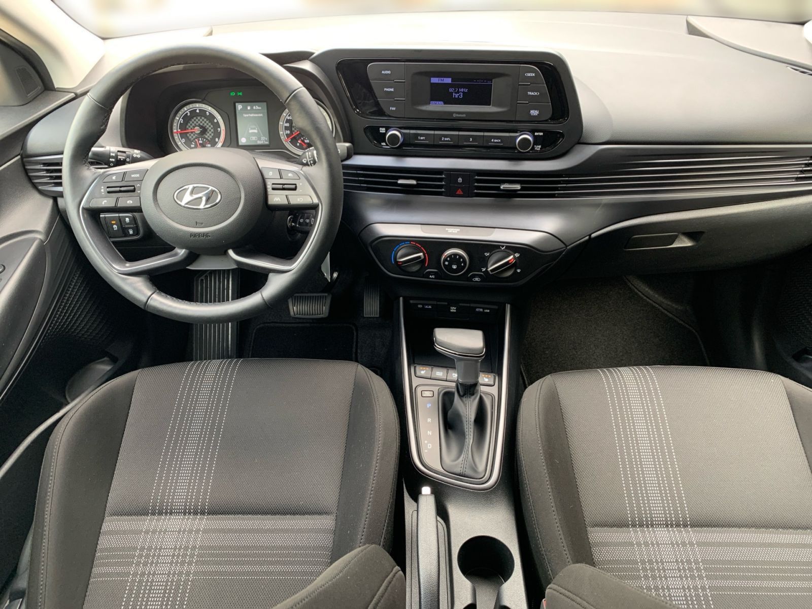 Fahrzeugabbildung Hyundai BAYON 1.0 T-GDI 7-DCT Select Mild-Hybrid Sitzhei