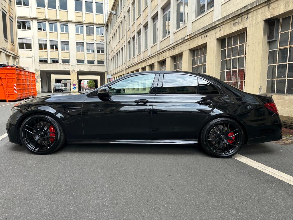 Mercedes-Benz E 63 AMG