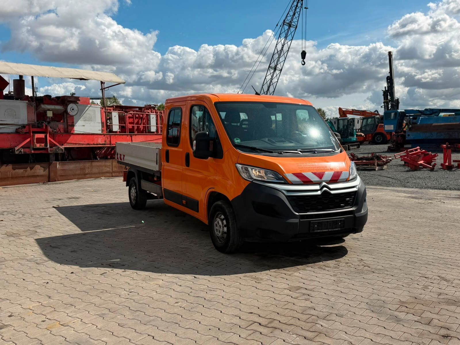 Fahrzeugabbildung Citroën Pritsche DoKa / 7 Sitze / 2021