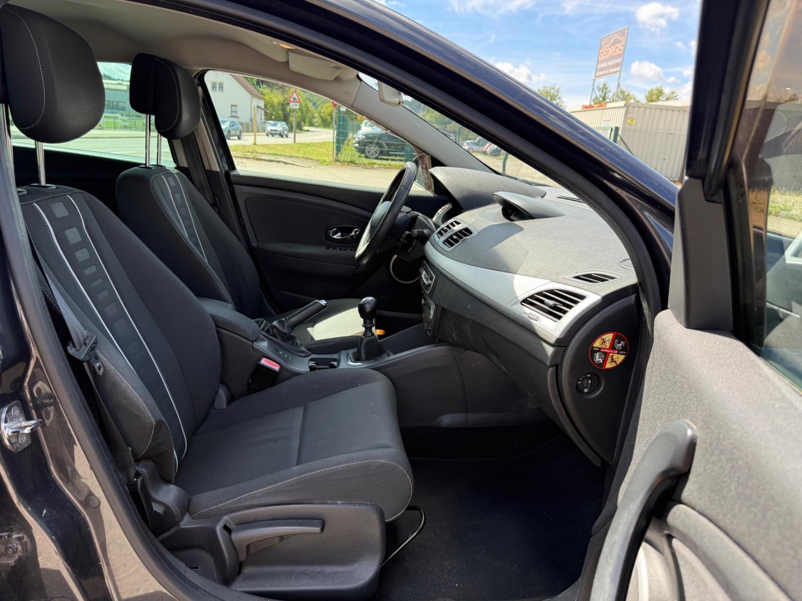 Renault Megane 2012 — photo 14