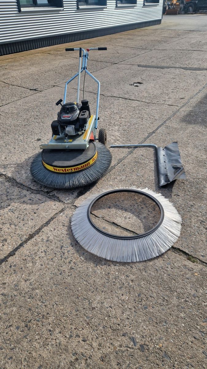 ANDERE Westermann Radialbesen WR 870 mit Honda Motor