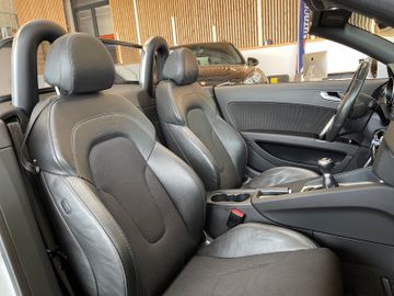 Audi TT Roadster 2.0 TFSI *BI-XENON*NAVI*PDC*LEDER*
