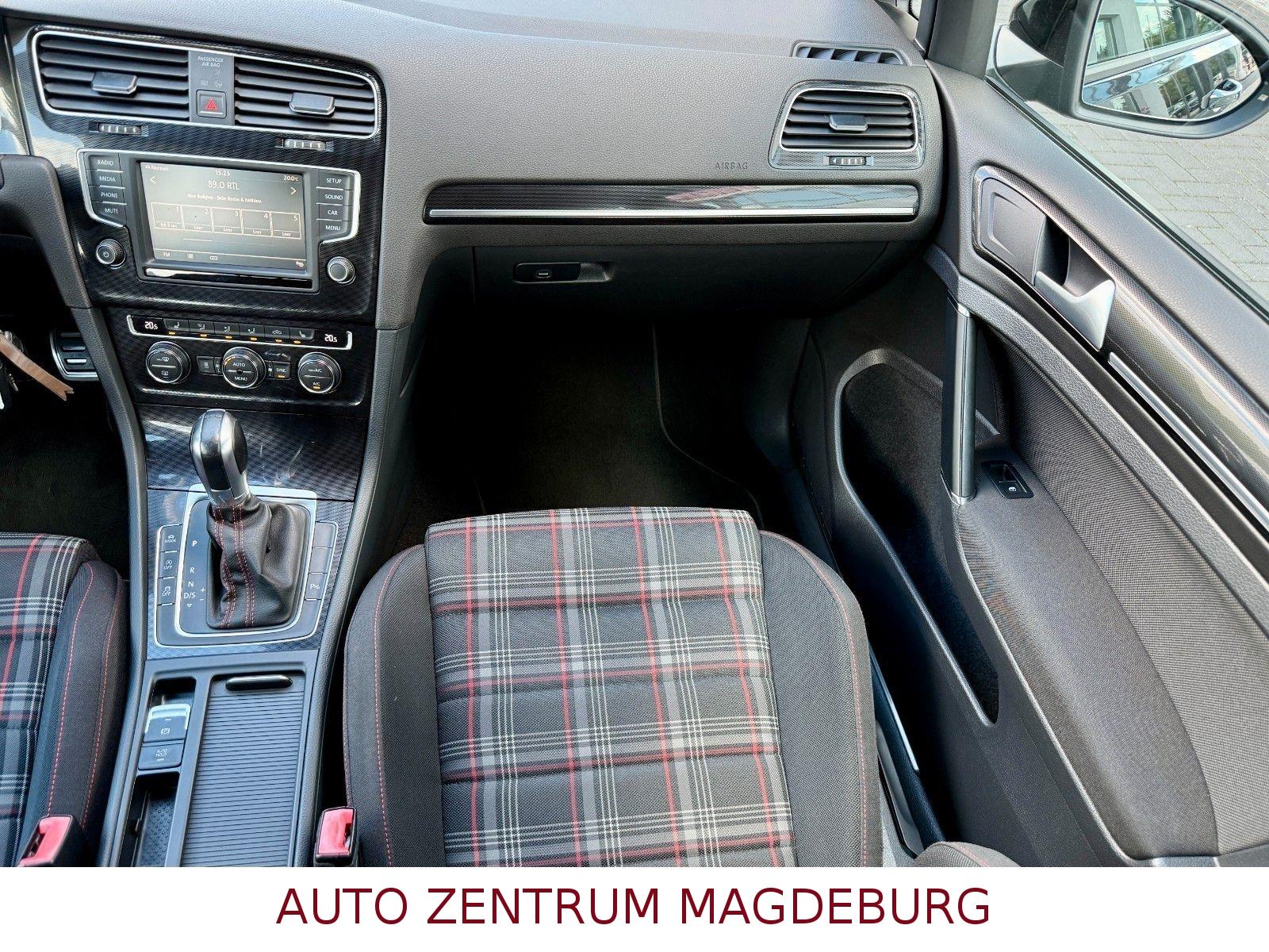 Volkswagen Golf VII Lim. GTI *BI-XENON*STANDH*DCC*TEMPOMAT*