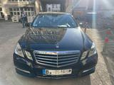 Mercedes-Benz E 200 CDI BlueEFFICIENCY - Wenig km - Mercedes-Benz E 200 mit Diesel-Antrieb: Limousine, Schaltgetriebe