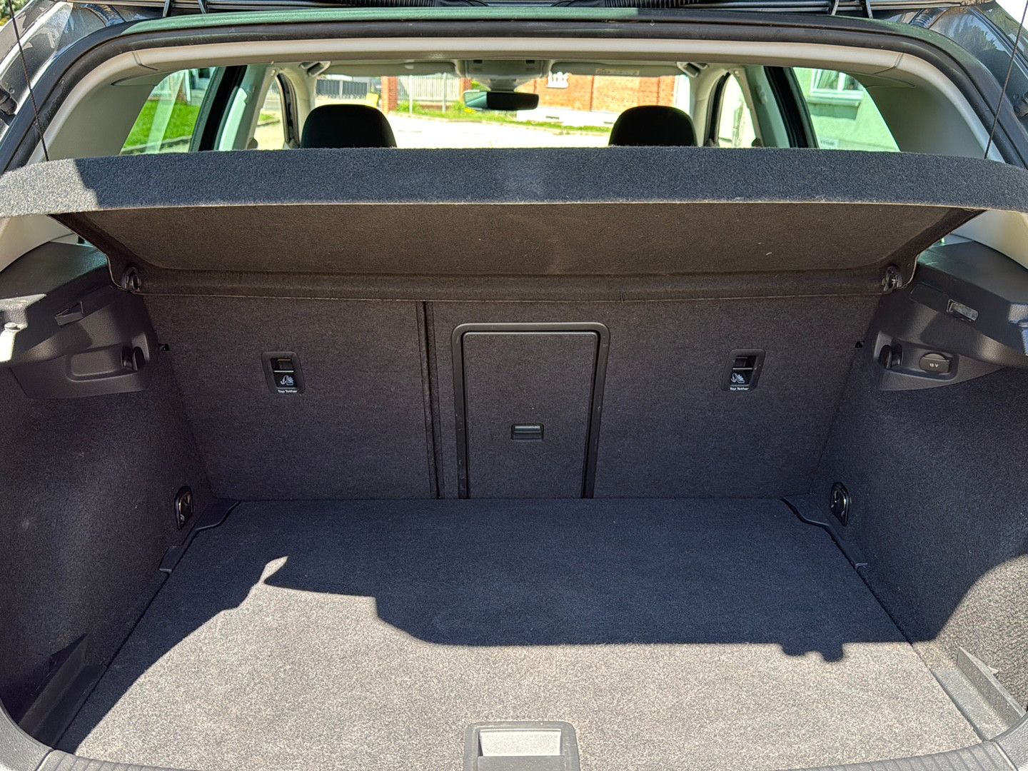 Fahrzeugabbildung Volkswagen Golf VII Lim. IQ.DRIVE / unfallfrei