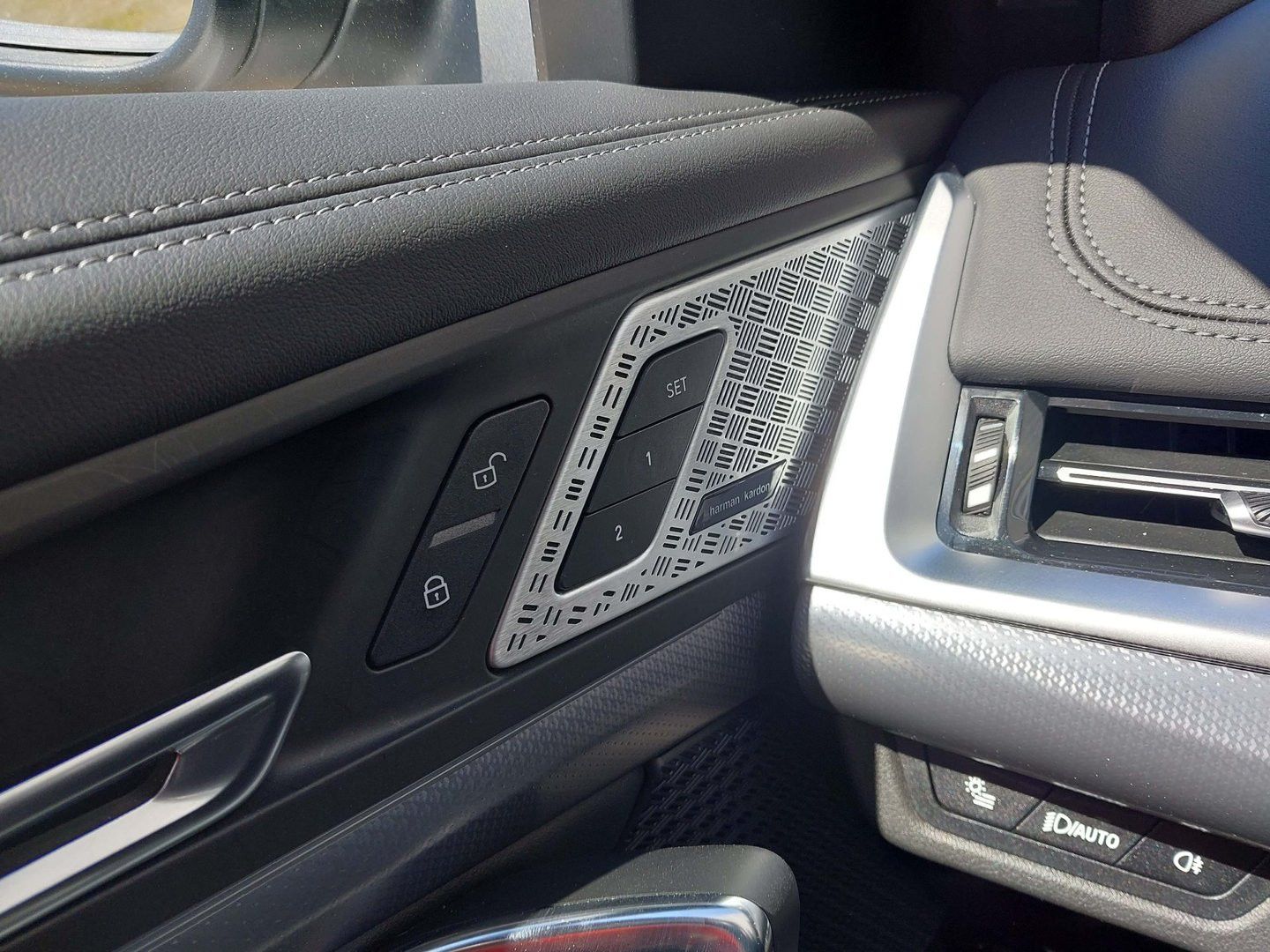 Fahrzeugabbildung BMW X1 18 i sDrive M Sport Pano LED Leder h/k Memory
