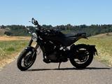 Husqvarna Svartpilen 125 - HUSQVARNA 125