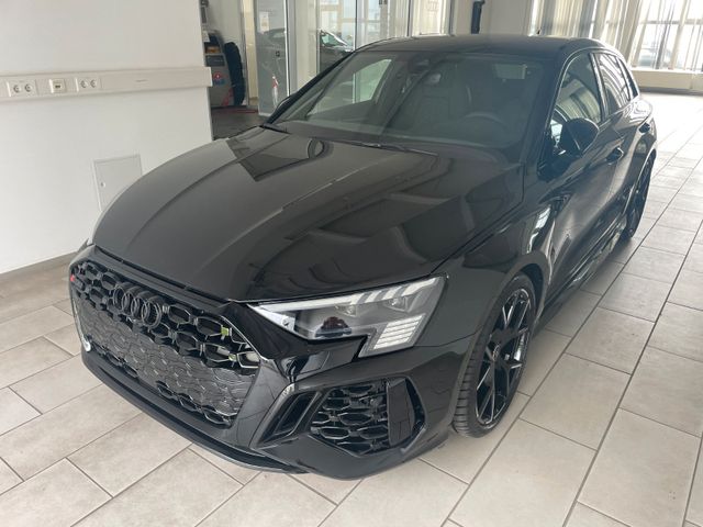 AUDI Audi RS3 Sportback | 280 km/h | 400 PS