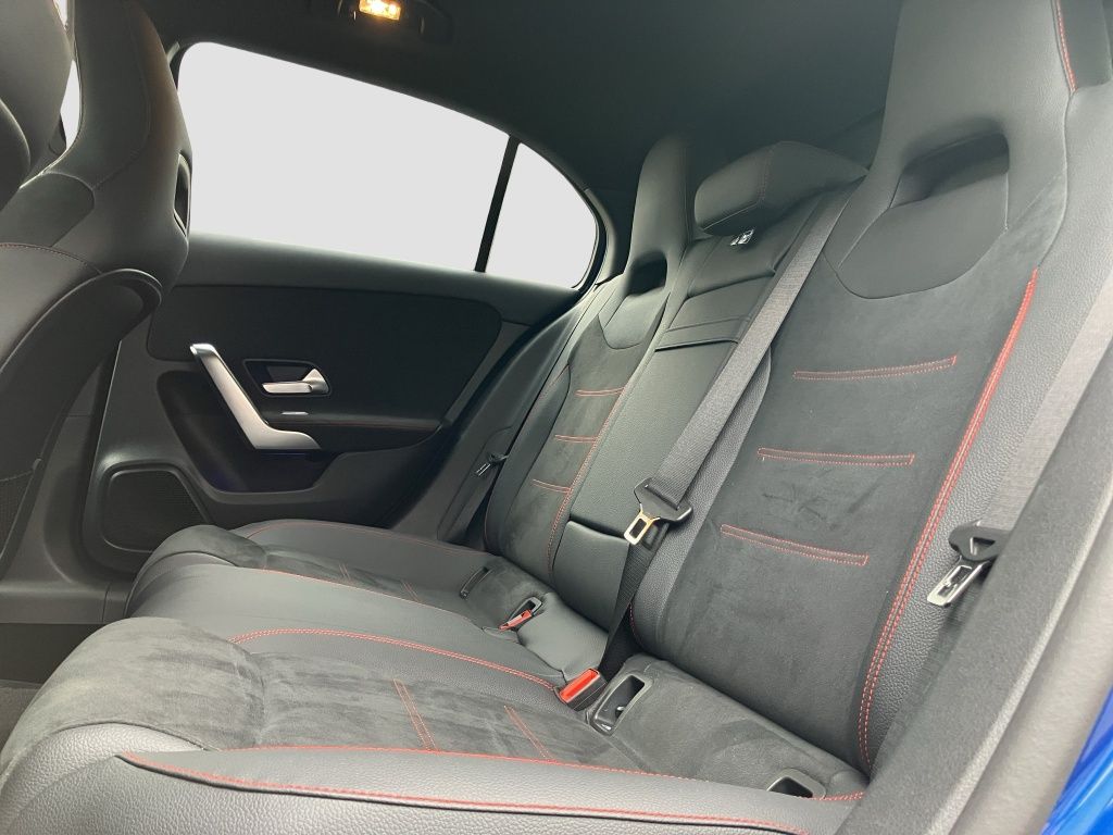 Fahrzeugabbildung Mercedes-Benz A 200 AMG*NIGHT*MULTIB*AHK*DISTR*TOTW*KEYL*KAM