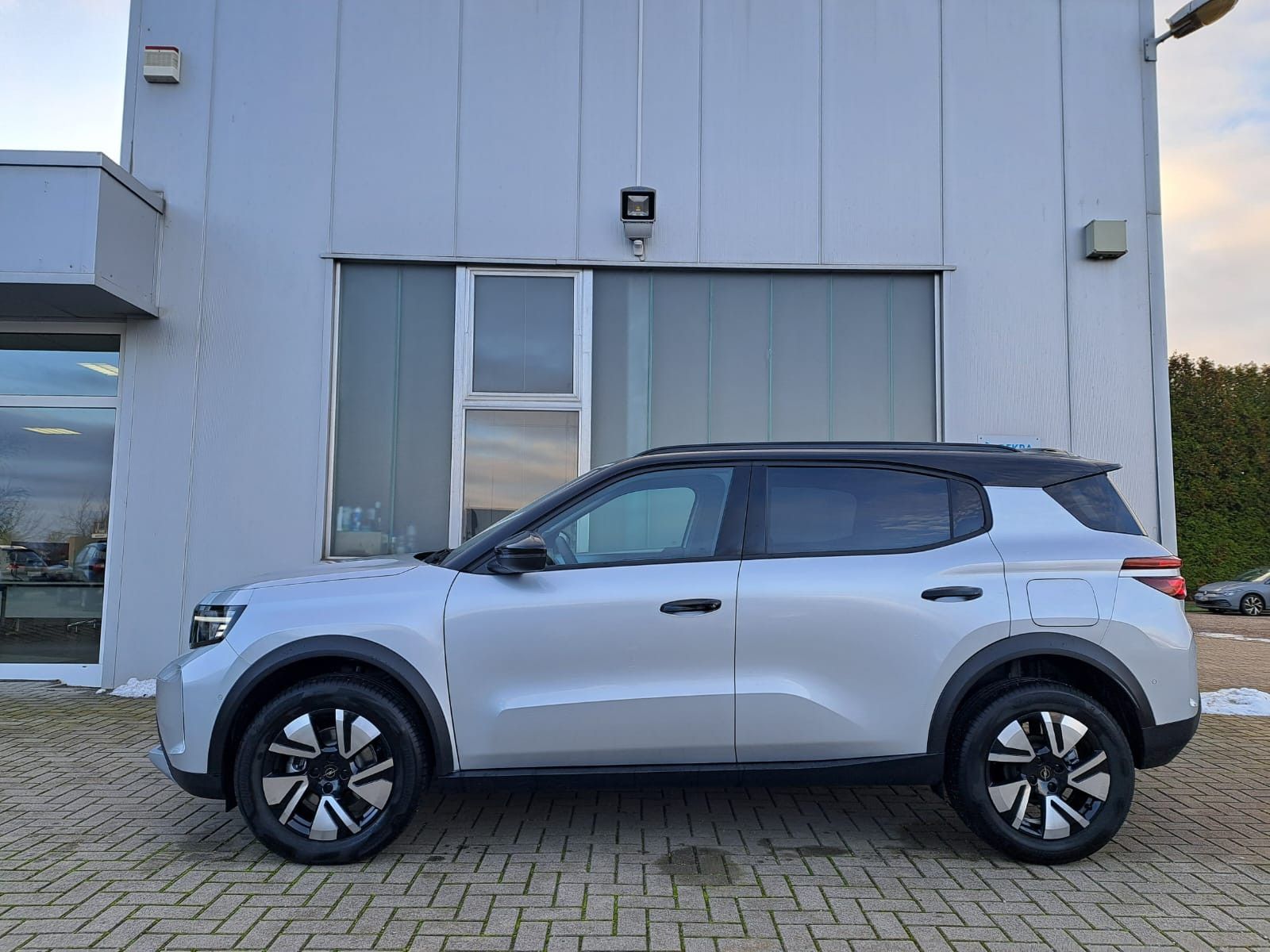 Fahrzeugabbildung Opel Frontera GS 1.2 Turbo Hybrid 145PS Automatik