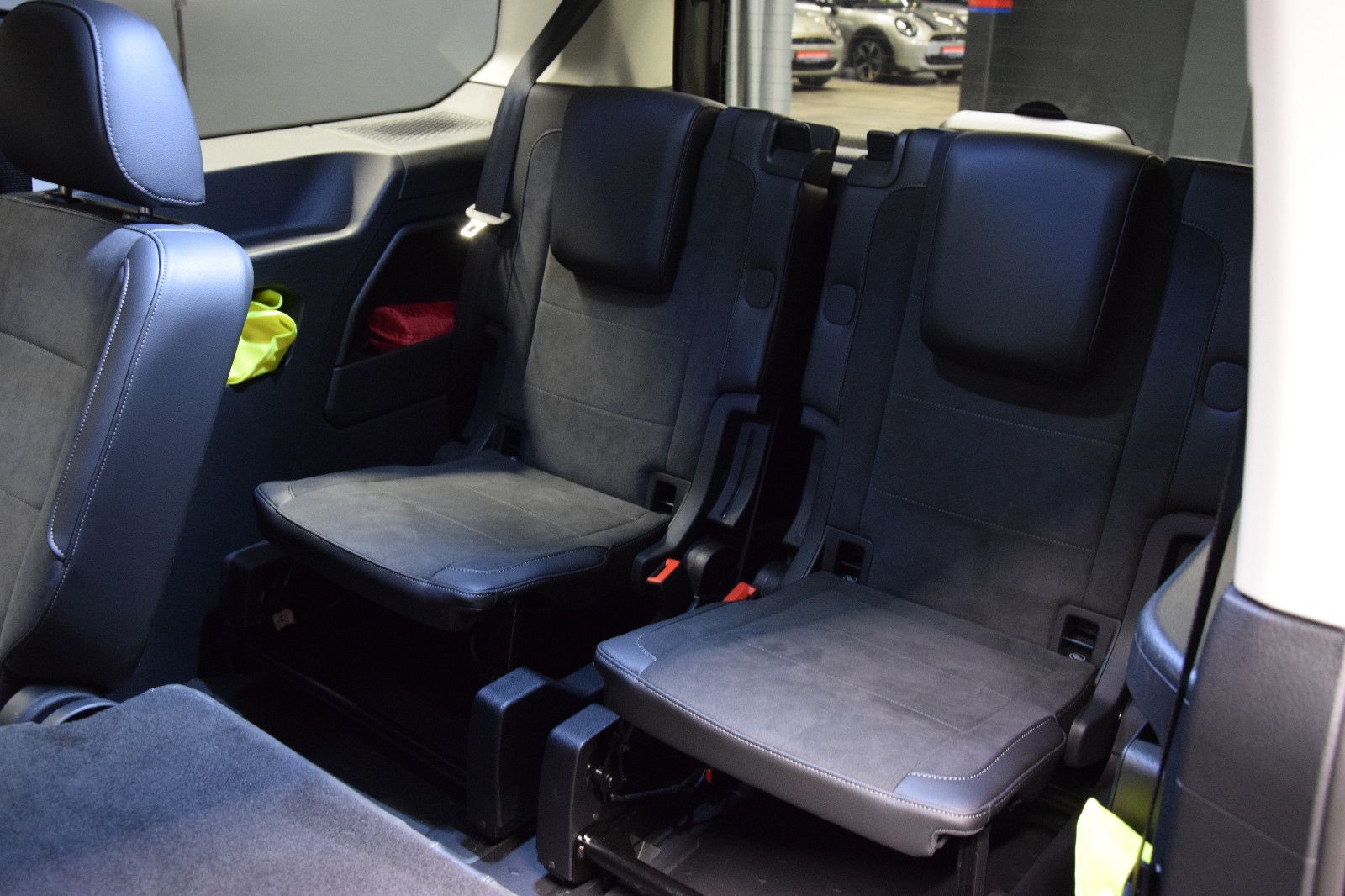 Fahrzeugabbildung Volkswagen Caddy Style Maxi Navi LED ACC 7 Sitze