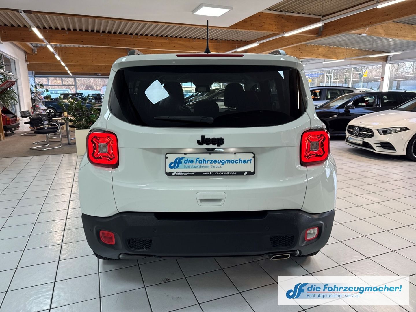 Fahrzeugabbildung Jeep Renegade Limited FWD Navi Soundsystem ACC DAB Am