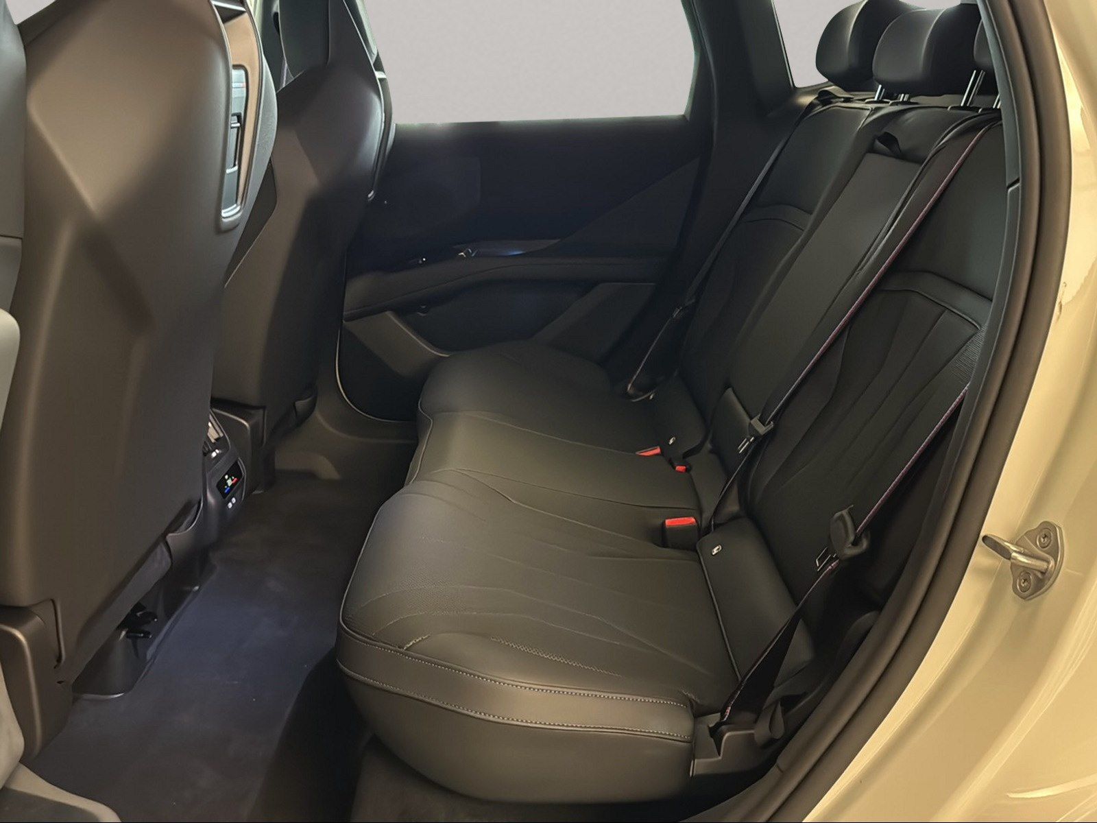BMW iX3 - Bild 9