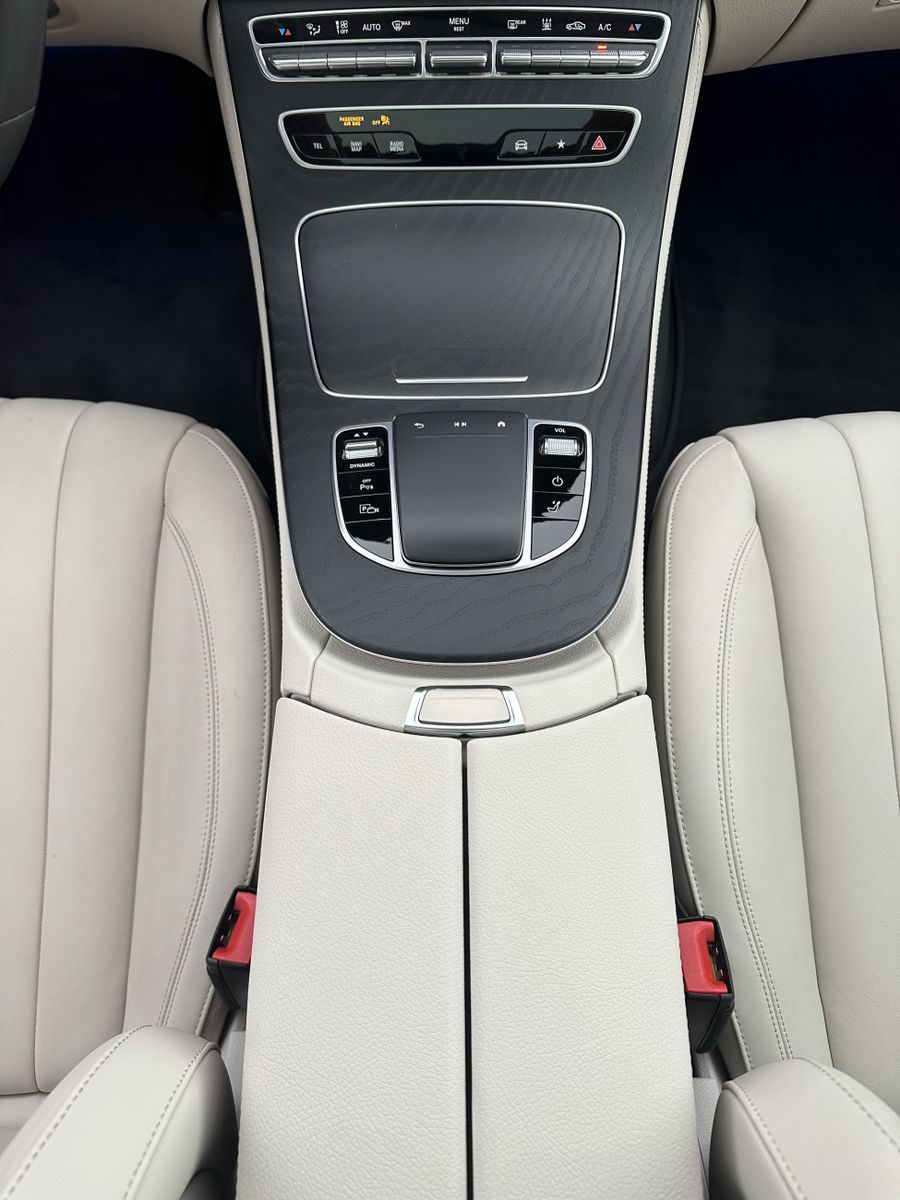 Fahrzeugabbildung Mercedes-Benz E 300de T AMG-Line NAV+LED+PANO+BURMESTER+KAMERA