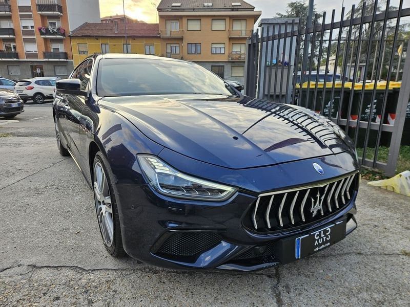 Maserati Ghibli 3.0 V6 DS 250cv GranSport auto imagem 2