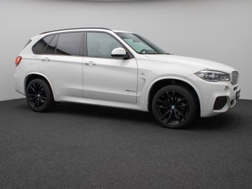 Fahrzeugabbildung BMW X5 xD40d M Sport Kamera Panorama HUD DAB H/K AHK